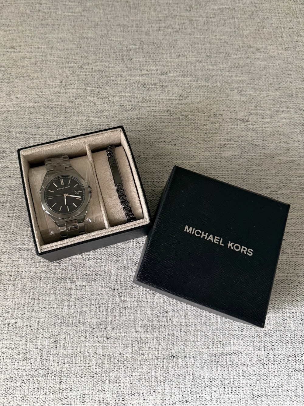 Michael Kors Oversized Callum Gunmetal-Tone Watch and Jewelry Gift Set - Picture 2 of 7